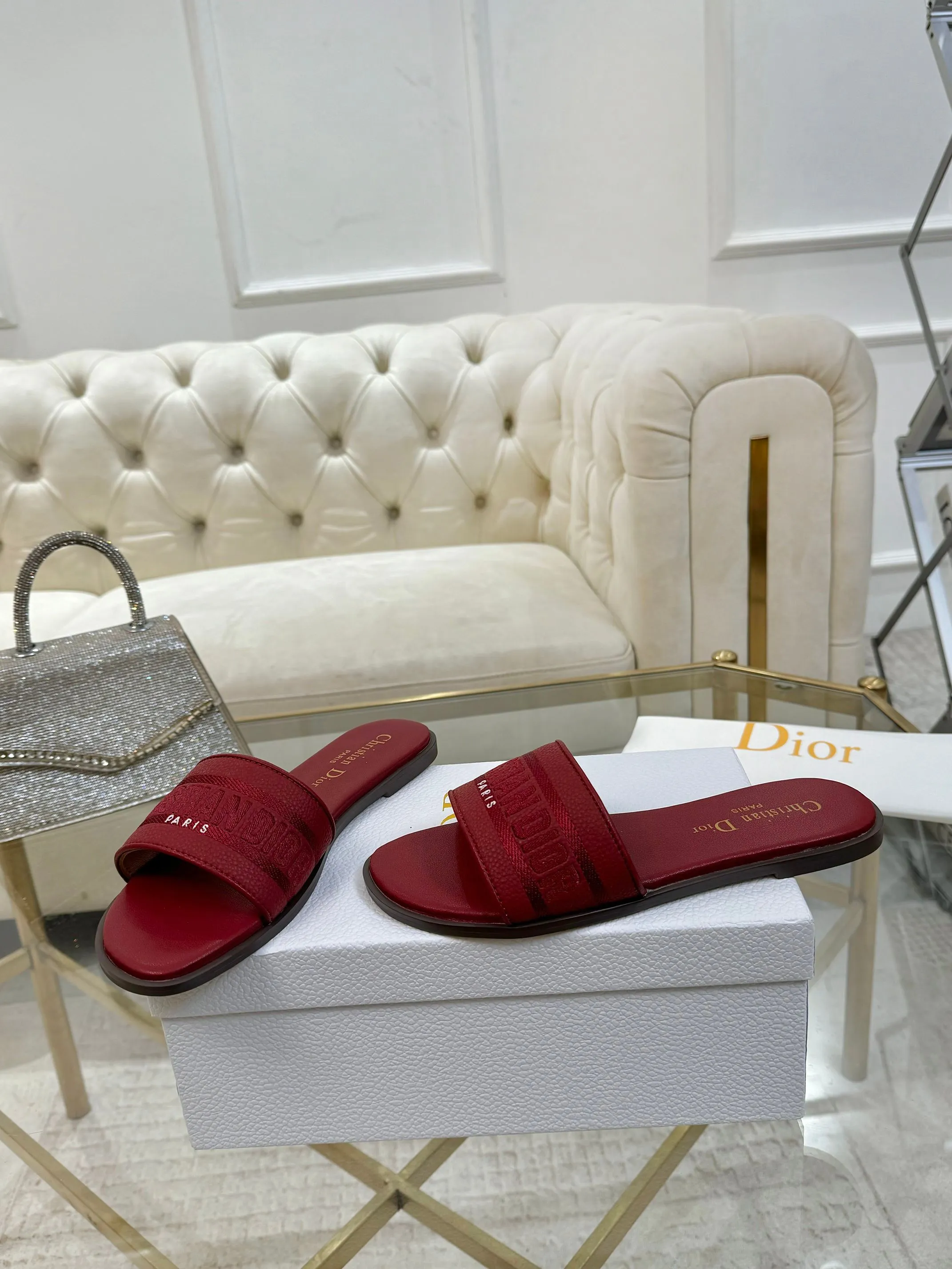 👟👟Ex-factory price 340👟👟 Genuine leather sole +40 Dior new style cowhide surface, sheepskin lining + embroidery process, 5 colors optional, code size 35-42, rubber sole, genuine leather sole +40